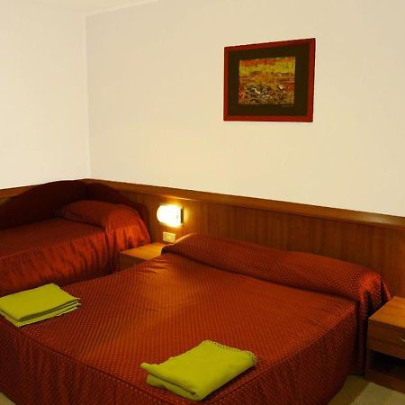 Hotel Bengasi Rimini Buitenkant foto