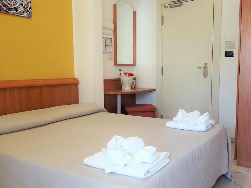 Hotel Bengasi Rimini Buitenkant foto