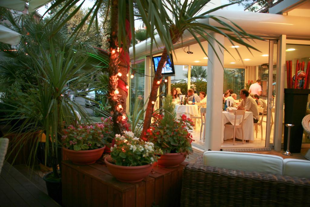 Hotel Bengasi Rimini Buitenkant foto