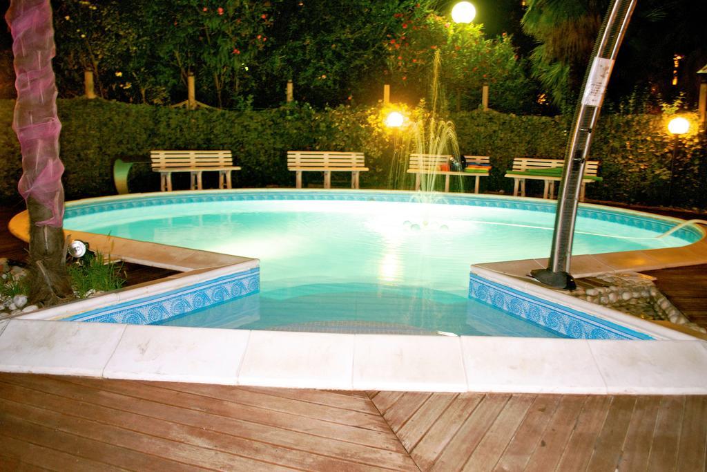 Hotel Bengasi Rimini Buitenkant foto