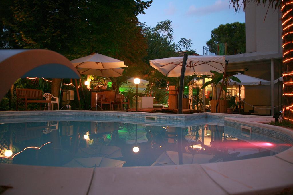 Hotel Bengasi Rimini Buitenkant foto