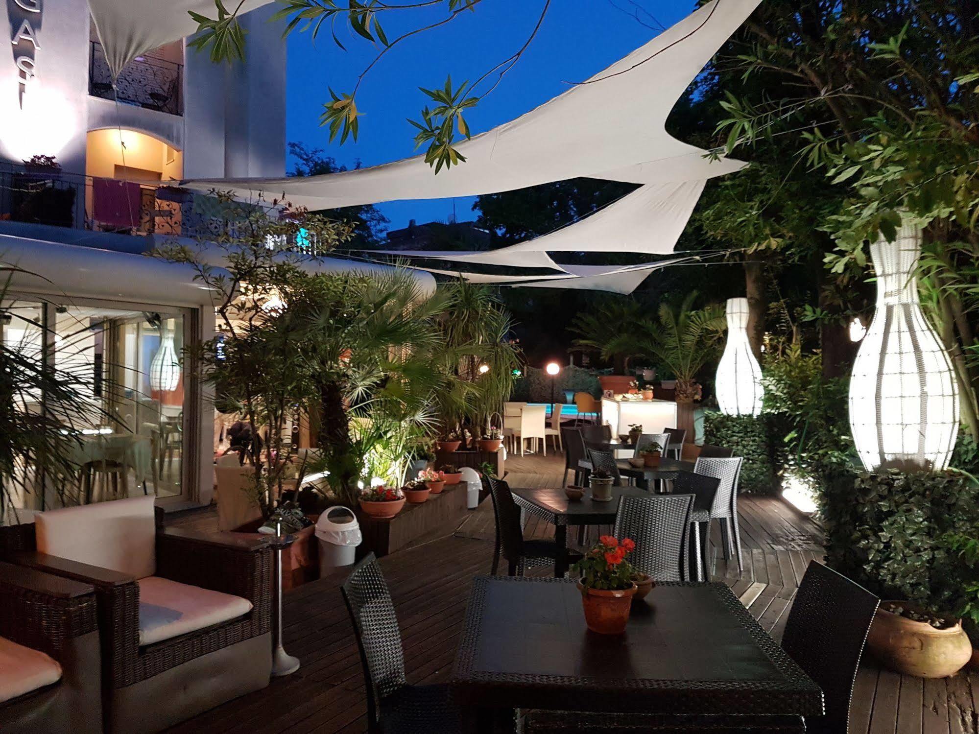 Hotel Bengasi Rimini Buitenkant foto